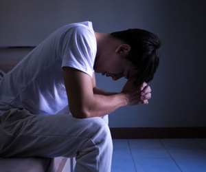 Ngủ dậy sau đêm tân hôn, tôi sốc đến nỗi ngã xuống đất sau khi nhìn sang cô vợ đang nằm cạnh mình