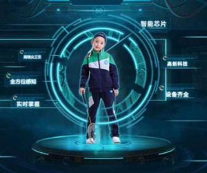 Trường học Trung Quốc dùng đồng phục thông minh theo dõi học sinh