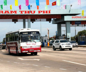 Bắt khẩn cấp giám đốc trốn thuế tại trạm thu phí cao tốc TP HCM - Trung Lương