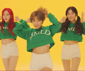 Nhìn lại các xu hướng thời trang từng khuấy động Kpop trong năm 2018