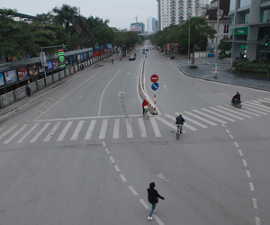 Phố phường Hà Nội vắng lặng, đẹp lạ trong cái rét đầu năm