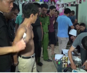 Tổ chức sinh nhật nhớ đời cho vợ bé, đại ca quê lúa nhận kết đắng