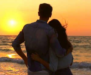 Cô gái bị tố 'đào mỏ' người yêu suốt 2 năm rồi lén về quê... cưới chồng gây xôn xao