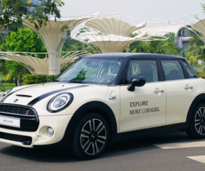 Mini Cooper S mui trần có giá gần 2,2 tỷ đồng