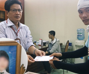 Chuyện về bức thư người mẹ viết thay con gái, nhờ nam sinh Ngoại Thương đi bộ hơn 2.000km trao tận tay thầy cô ở Sài Gòn