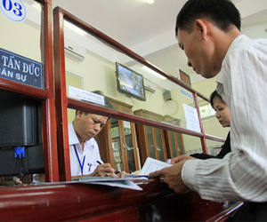 Công chức không được nịnh bợ cấp trên vì động cơ không trong sáng