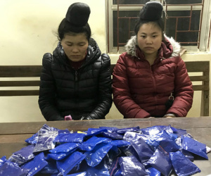 Hai phụ nữ bị bắt khi bán 17.000 viên ma túy