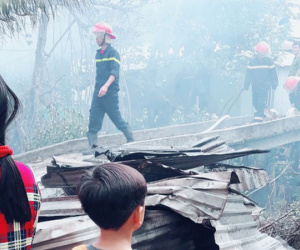 Nhậu say, thiếu niên ở Phú Quốc đốt nhà mình cháy luôn nhà hàng xóm