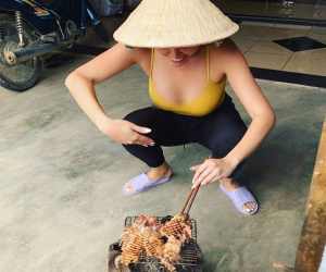 Đi dự thôi nôi cháu không được mời mọc nước non chu đáo, em gái chồng 17 tuổi xấc láo với chị dâu khiến cư dân mạng sôi máu