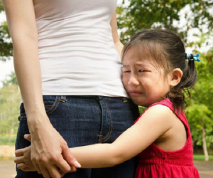 Lạm dụng tình cảm trẻ em - Bệnh dịch thầm lặng trong gia đình: Những biểu hiện ở trẻ 'tố' cha mẹ đã lạm dụng con cái bằng lời nói