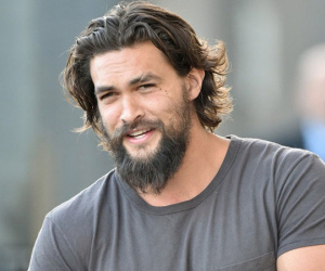 Vẻ nam tính, quyến rũ của người đàn ông đẹp nhất 2018 Jason Momoa