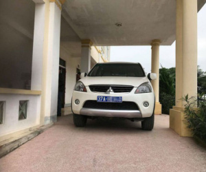 Vụ cán bộ QLTT bị tố vào phòng ngủ 'làm luật': Dùng xe ô tô biển xanh đi mua thuốc cho mẹ?