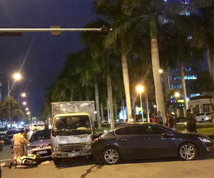 Xe tải 'điên' tông loạt ô tô, xe máy đang dừng đèn đỏ ở Đà Nẵng