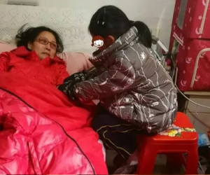 Cô bé 7 tuổi cầu xin mẹ bán em đi để lấy tiền chữa bệnh