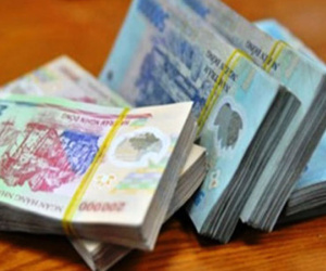 Bắt trưởng công an xã hứa xin việc với giá 350 triệu