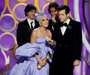 Fan Lady Gaga giận dữ khi thần tượng thua giải diễn xuất Quả cầu vàng