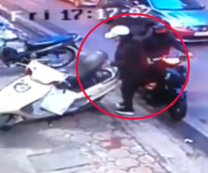 Video: Nữ quái 'phá' cốp xe máy, trộm đồ cực nhanh ngay giữa phố