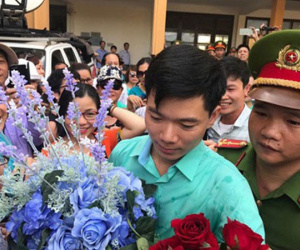Vợ bác sĩ Hoàng Công Lương làm đơn xin cho chồng được xét xử vắng mặt