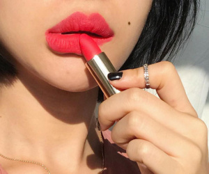 6 món mỹ phẩm đình đám của năm 2018 được các beauty editor đánh giá là 'phải có' trong năm 2019