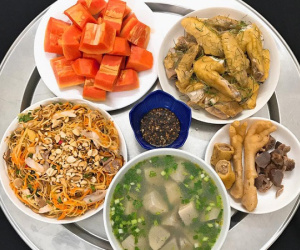 Tiết lộ bí kíp giữ chồng nhiều năm nhờ mâm cơm nhà, cư dân mạng xúm vào kể lỗi sai cơ bản của chị vợ