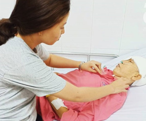 Theo con vào Bình Dương làm mướn, người phụ nữ bị máy kéo sợi bún lóc nát da đầu, cán thủng mắt thương tâm