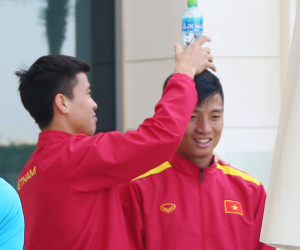 Tuyển Trung Quốc 'chơi trội' khiến tuyển Việt Nam hết chỗ giải trí tại khách sạn dự Asian Cup 2019
