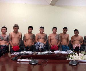 Cảnh sát vây bắt băng cho vay nặng lãi khi vừa xuống Tân Sơn Nhất
