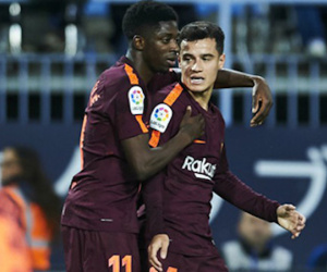 Coutinho bị chê kém tài Dembele