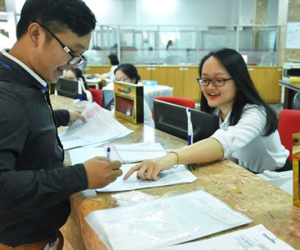 Ngân hàng đồng loạt giảm lãi suất cho vay