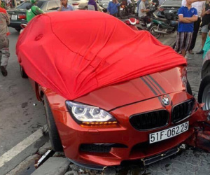 Thanh niên 22 tuổi lái ô tô BMW gần 7 tỷ đồng gây tai nạn liên hoàn khai gì?