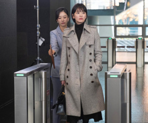 Với 4 tips diện đồ ai cũng học được, Song Hye Kyo vừa hóa nữ thần công sở lại 'cưa đổ' trai trẻ trong Encounter