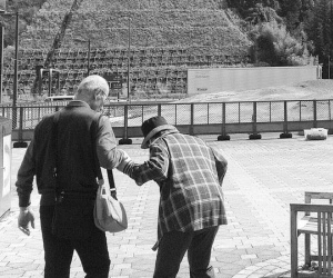 Liệt kê 31 điều ở người già khiến con cháu khổ, Lê Hoàng lại châm ngòi tranh cãi kịch liệt