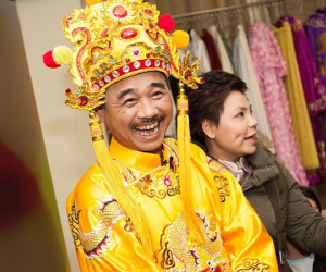 Dấy nghi vấn 'Ngọc Hoàng' Quốc Khánh sắp lấy vợ lần đầu ở tuổi 57