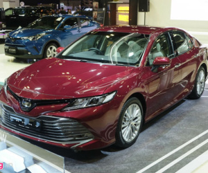 Toyota Camry 2019 ra mắt tại Singapore, rộng cửa về Việt Nam