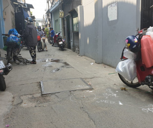 Bé gái 2 tuổi bị xe ben chạy lùi cán tử vong ở Sài Gòn