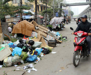 Sự cố 3 ngày không đổ rác: Hà Nội yêu cầu di dân khỏi vùng ảnh hưởng