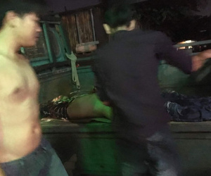 TP.HCM: Nhóm giang hồ xông vào phòng trọ truy sát khiến 4 thanh niên nguy kịch