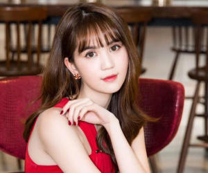 Trước thông tin đang điều hành công ty trị giá 140 tỷ, Ngọc Trinh phản ứng thế nào?
