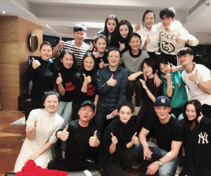 Dàn cast 'Hậu cung Như Ý Truyện' gây sốt vì tụ hội: Hoắc Kiến Hoa 'béo trắng', Châu Tấn mặt mộc xinh đẹp rạng ngời