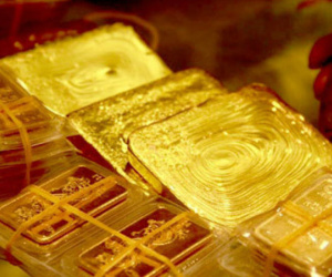 Giá vàng hôm nay 15/1: USD yếu, vàng tăng vọt