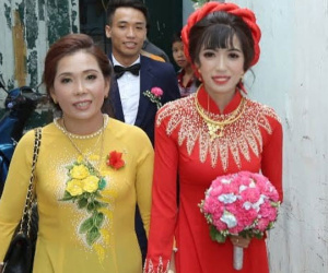 Mọi người ra mà xem: Mẹ chồng 'quyến rũ' nàng dâu làm bạn, 'bắt' giữ 2 cây vàng hồi môn; dụ hát karaoke, nhảy đầm...