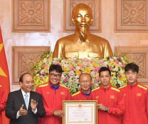 Thủ tướng Nguyễn Xuân Phúc gửi thư động viên ĐT Việt Nam trước trận đấu quyết định với Yemen