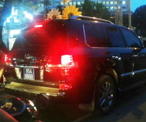 Xe biển xanh: Một tý oai, một 'rổ' tai tiếng