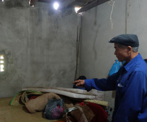 Nghi phạm giết và hãm hiếp bé gái 11 tuổi từng bị chính vợ con mình viết đơn đề nghị công an bắt giam