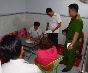 Bắt quả tang 2 'bà lão' U60 bán dâm cho khách