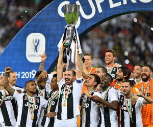 Clip: Đánh đầu tung lưới AC Milan, Ronaldo có danh hiệu đầu tiên cùng Juventus