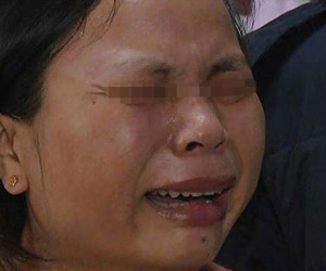 Để con trai ở nhà với ông bà nội, mẹ chết lặng khi bác sĩ nói con phải cắt lưỡi