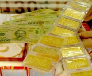 Giá vàng hôm nay 17/1: Vàng leo cao bất chấp USD tăng vọt