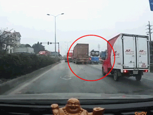 Tài xế tung clip minh chứng xe container không có lỗi trong vụ tai nạn ở Hải Dương