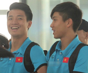 Văn Đức và Tư Dũng công khai 'thả thính' nhau trên mạng xã hội, fan Trọng ỉn thi nhau vào 'đánh ghen' hộ thần tượng